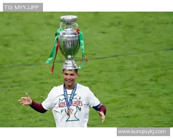 足球明星卢梅尼的辉煌历程与对未来的展望 足球明星卢梅尼的辉煌历程与对未来的展望