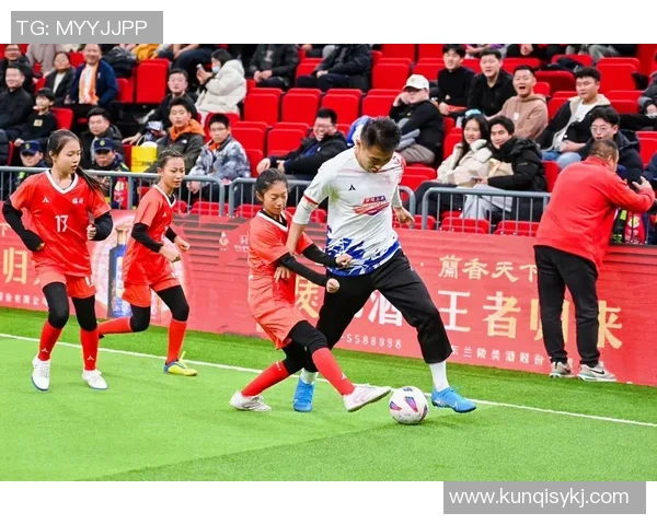 足球明星道具创意展示全景图集带你领略足球魅力与风采