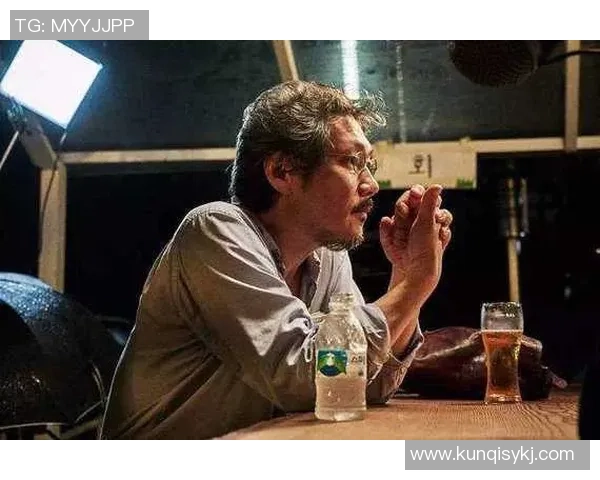 韩国足球明星的凶残表现背后隐藏的故事与争议分析 韩国足球明星的凶残表现背后隐藏的故事与争议分析